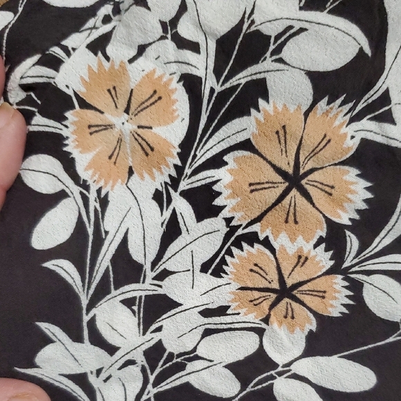 Elevenses Black and White Floral Cropped Pants - Picture 6 of 10